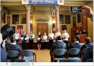 Díjkiosztó, szentelés, avatás, felvonulás