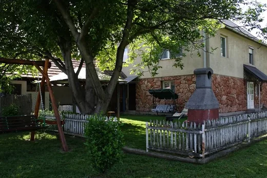 'Tibor vendégház' cikk borítóképe