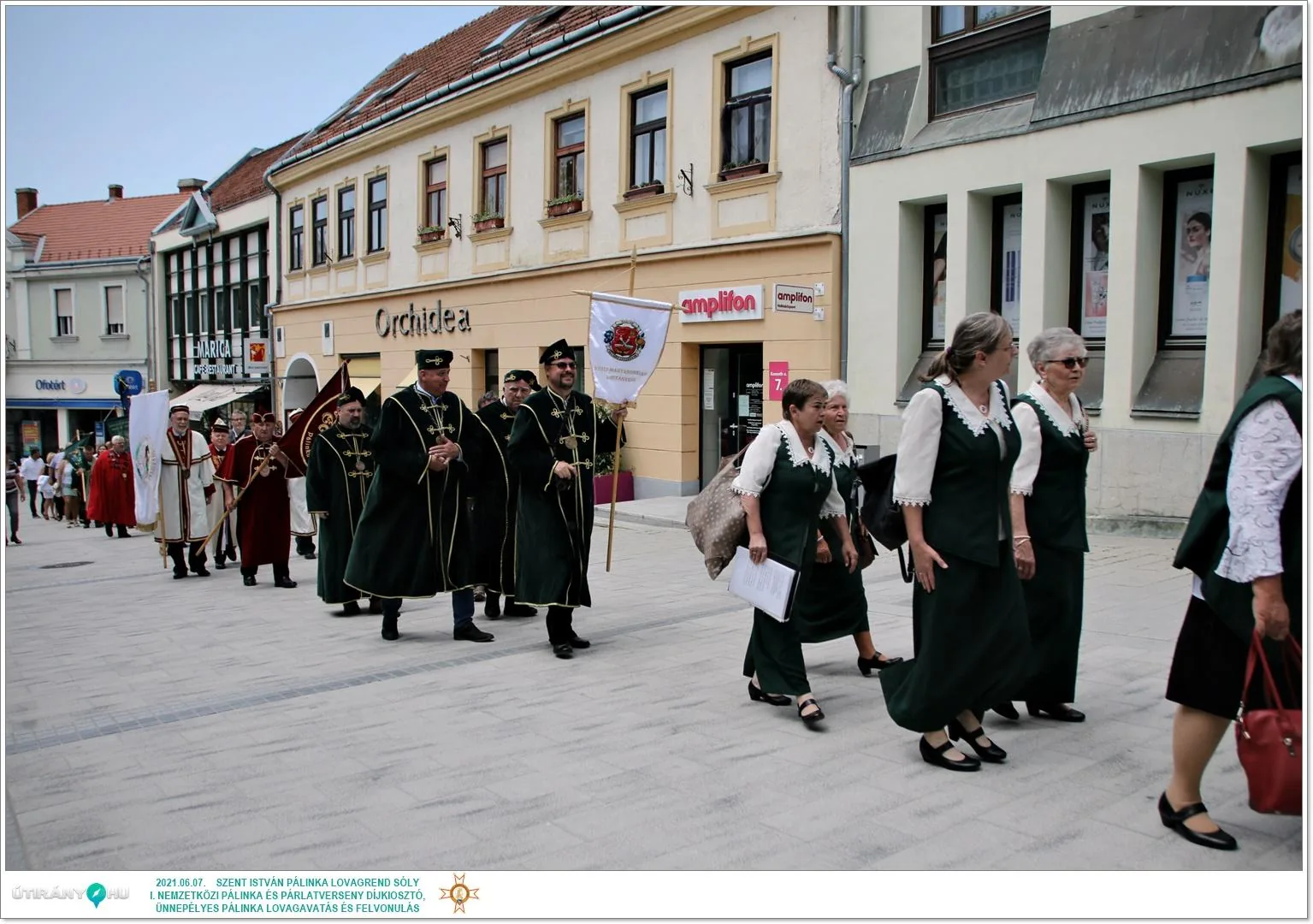 Díjkiosztó, szentelés, avatás, felvonulás